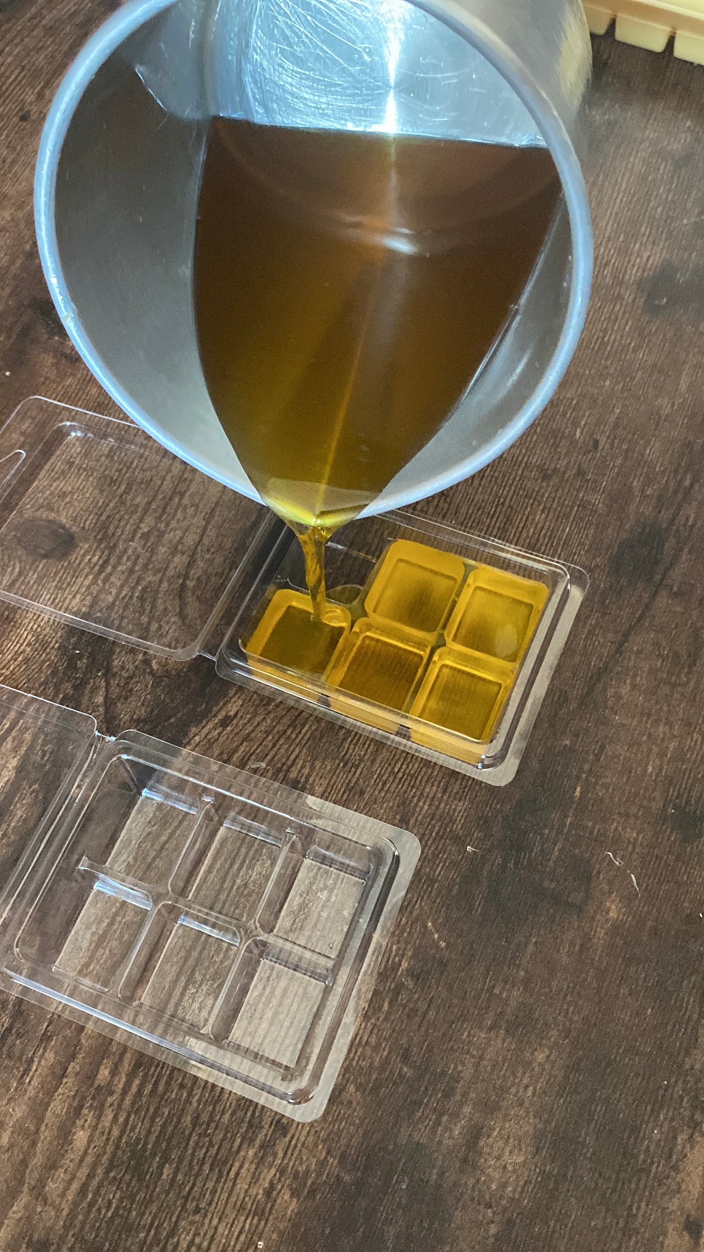 (Buttery Croissant) Scented Beeswax Melts