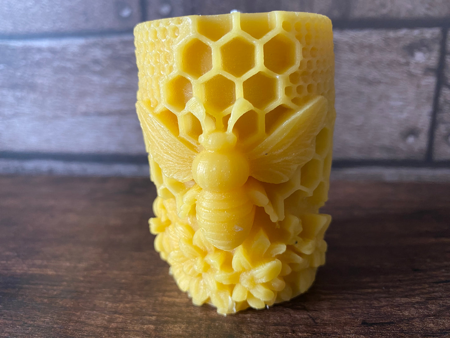 Beeswax Candle (Queen Bee) Free Postage