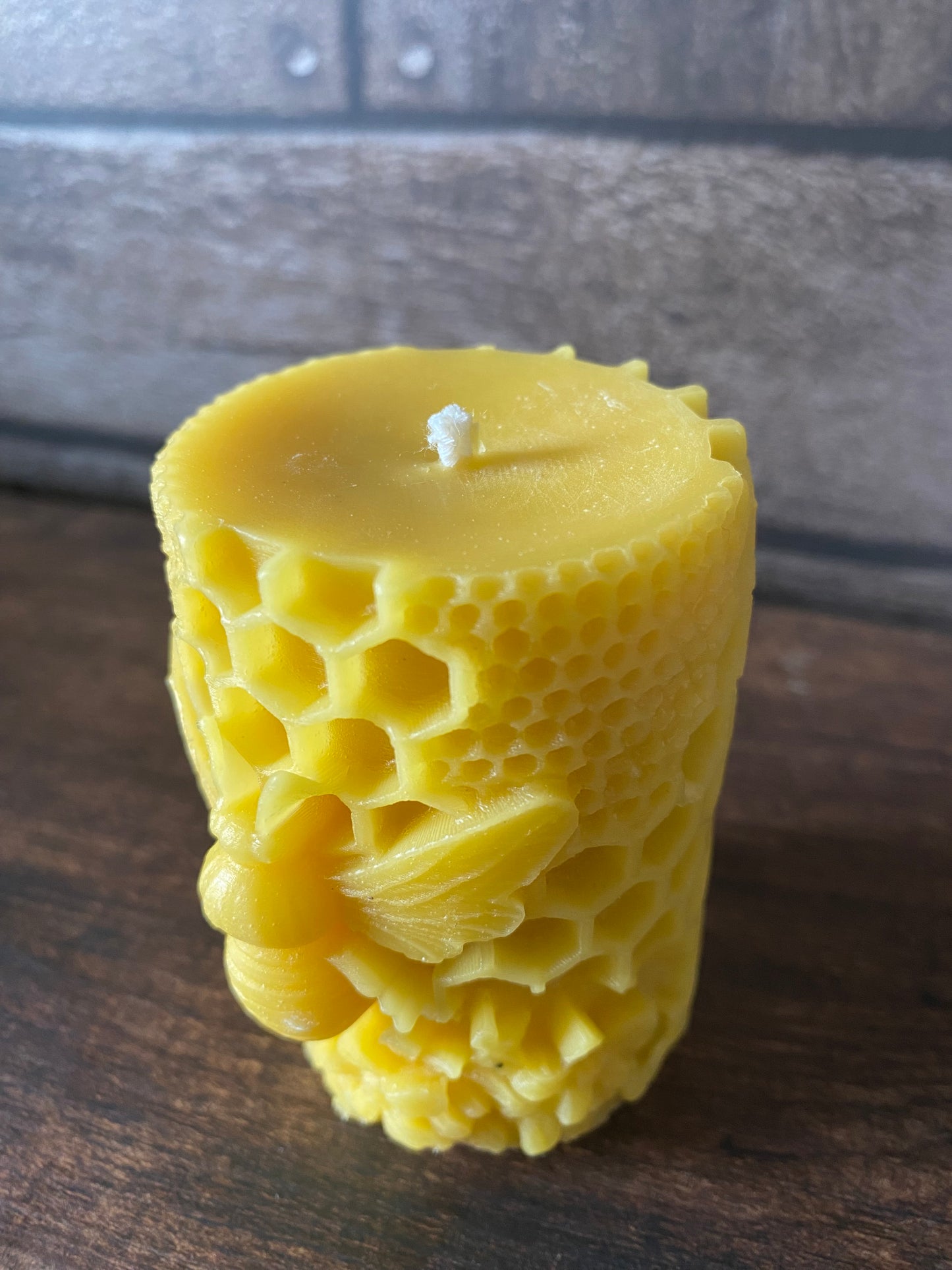 Beeswax Candle (Queen Bee) Free Postage
