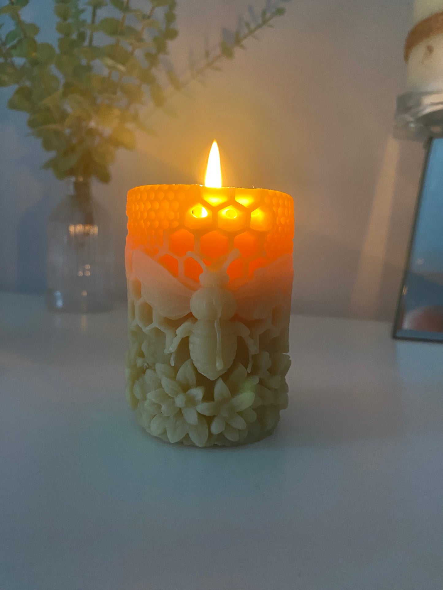 Beeswax Candle (Queen Bee) Free Postage