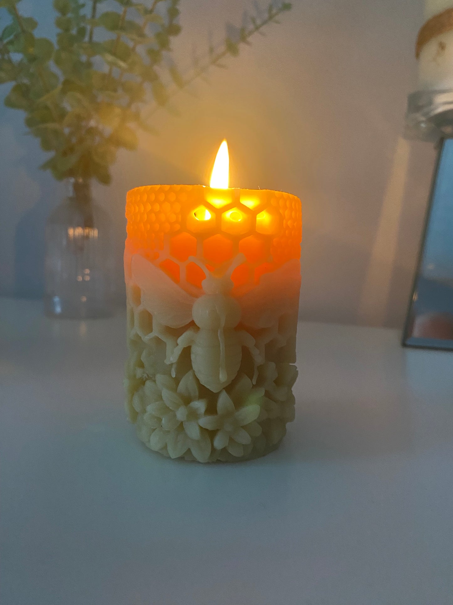 Beeswax Candle (Queen Bee) Free Postage