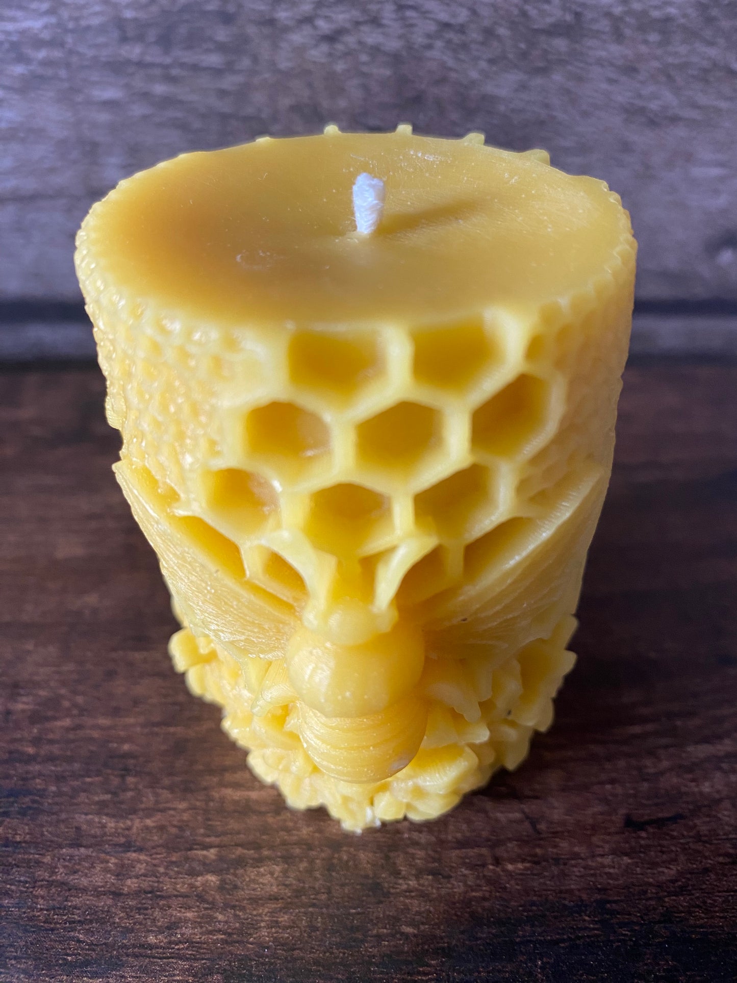 Beeswax Candle (Queen Bee) Free Postage