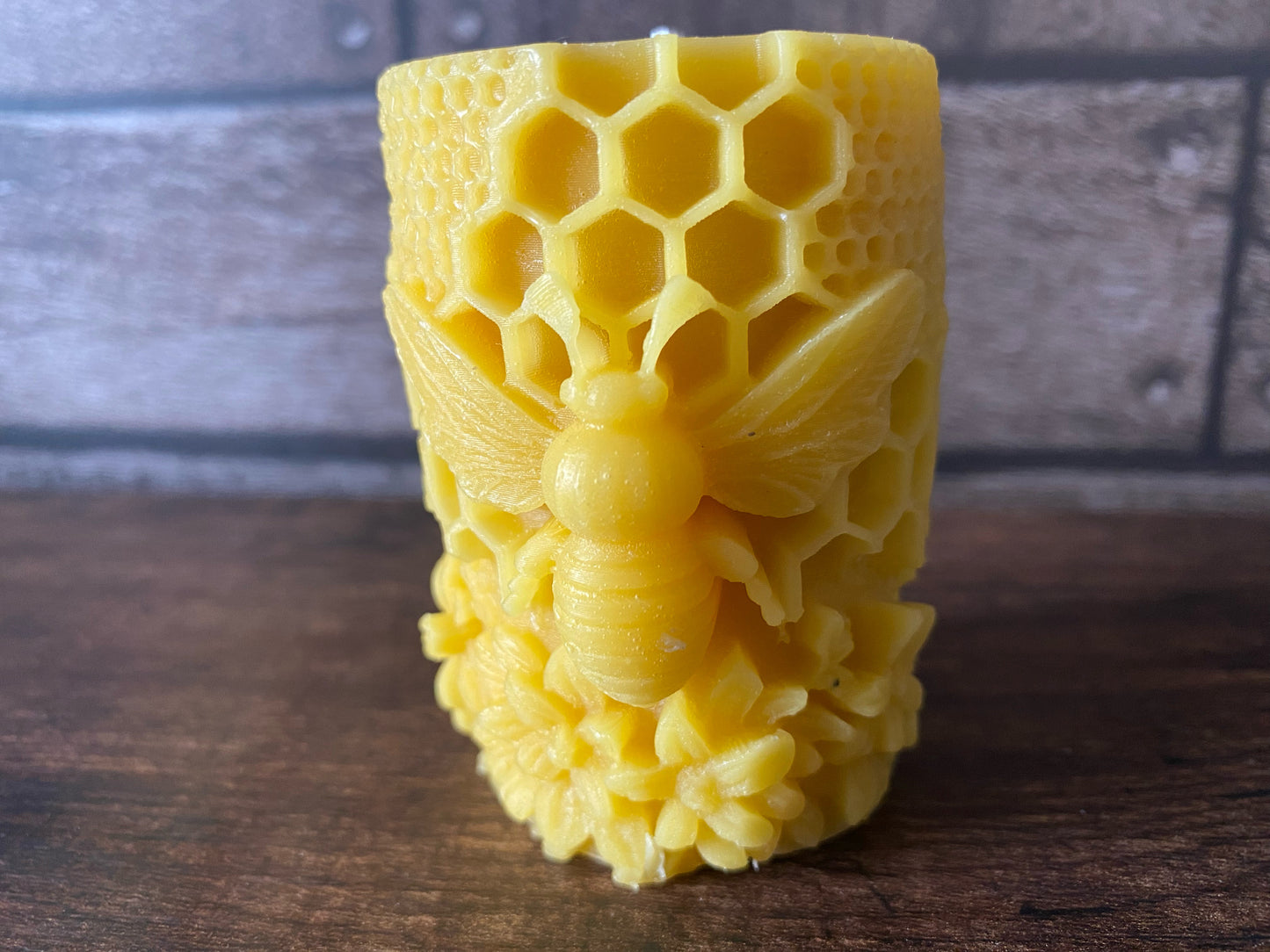 Beeswax Candle (Queen Bee) Free Postage